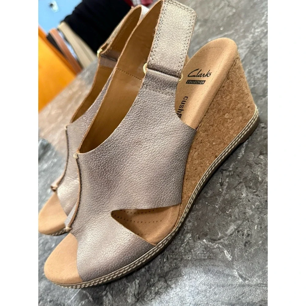 CLARKS Womens Cork Wedge Heel Sandal Gold Leather Open Toe Slingback Shoe 10M